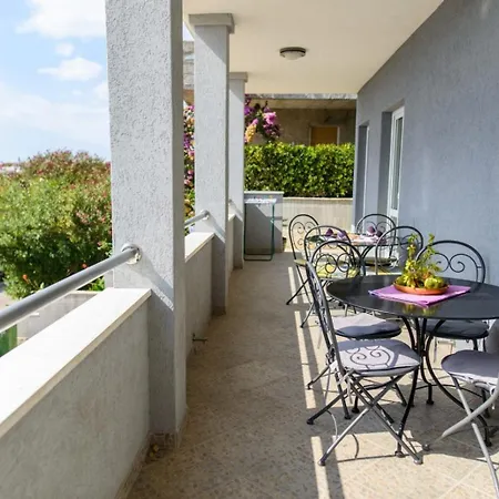 In Okrug Gornji With Sea View, Air Conditioning, Wifi, Washing Machine 5049-2 Trogir